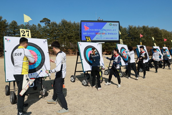 일본양궁 선수단이 예천에 머물며 전지훈련을 하고 있는 모습